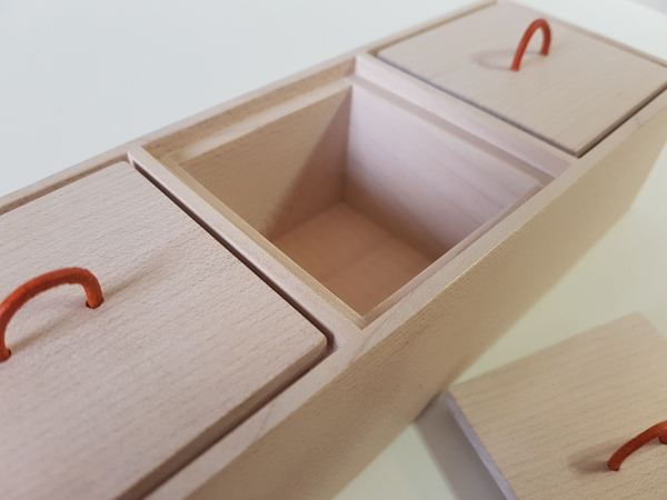 KÄSTCHEN MIT 3 DECKELN KÄSTCHEN MIT 3 DECKELN