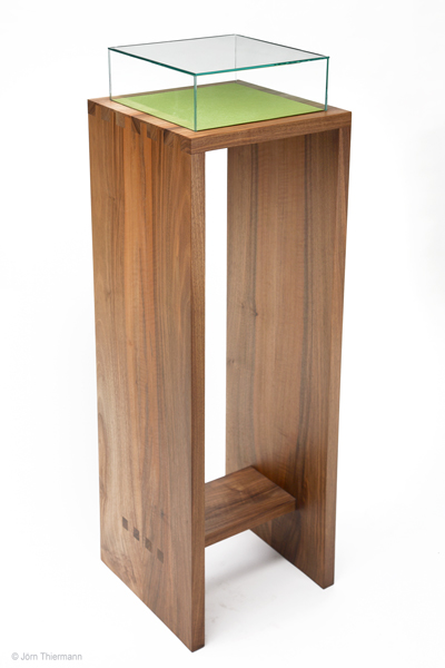 VITRINE - frei stehend VITRINE - frei stehend