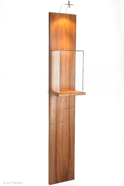 VITRINE - wandgebunden VITRINE - wandgebunden